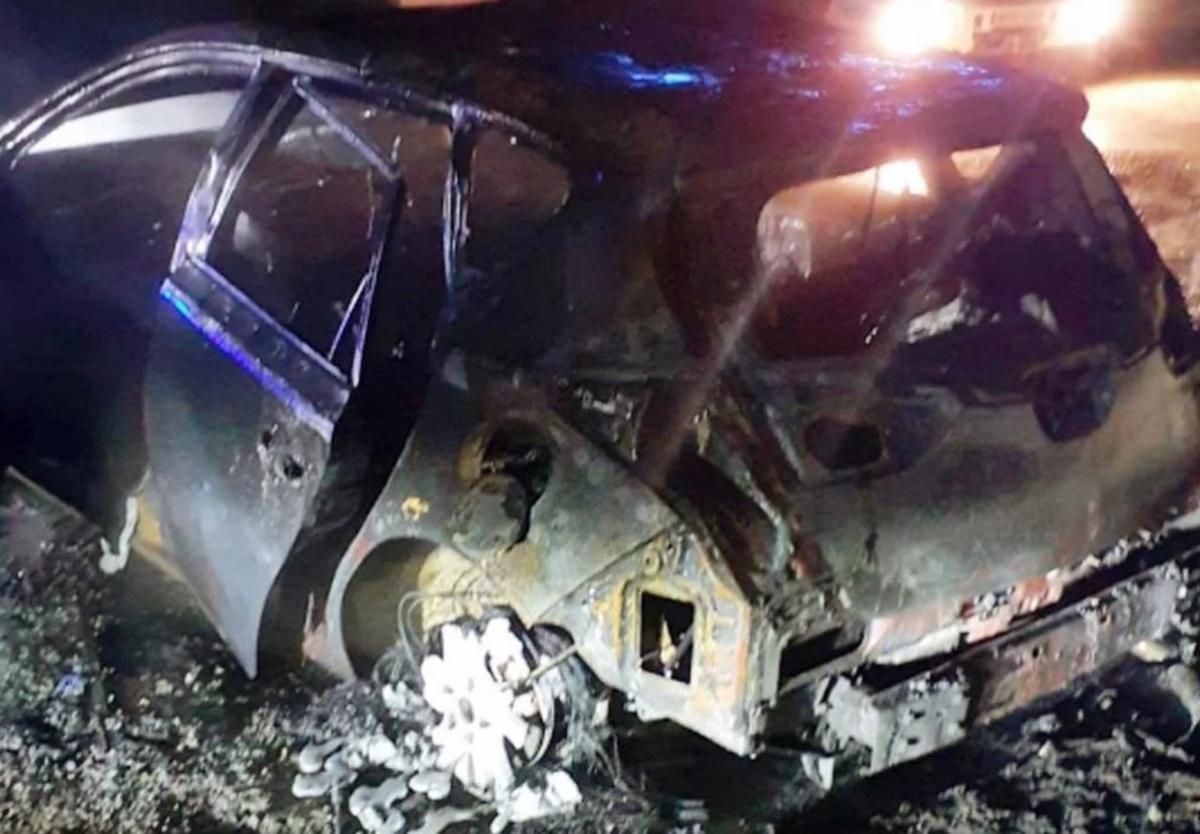 Una noche de copas en Alicante acaba con un violento robo y un coche quemado en Murcia