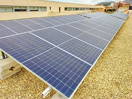 Placas fotovoltaicas instaladas en el IES Las Fuentes.