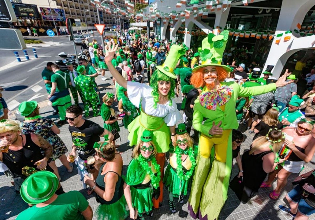 Benidorm venera a la Verge del Sofratge, vibra con las fallas y brinda por San Patricio