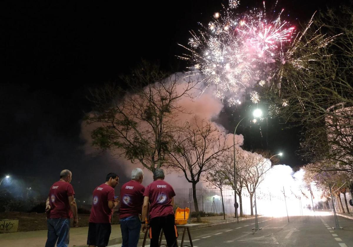 Las Hogueras de Alicante despiden marzo con tres mascletàs