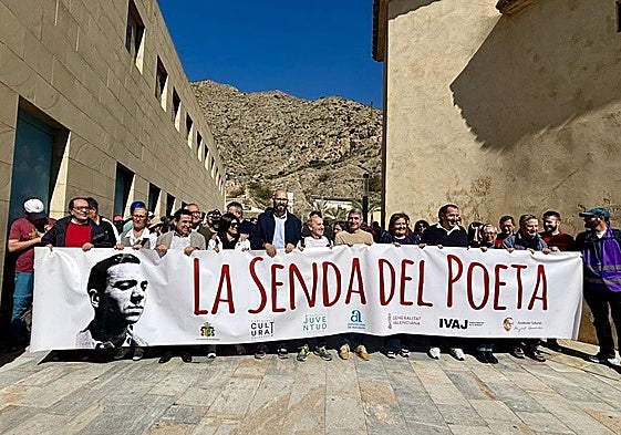 Orihuela ha acogido un año más la salida de la Senda del Poeta