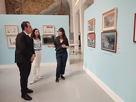 El concejal Antonio Peral visita la exposición.