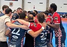 Celebración del EÓN Horneo Alicante tras ganar a los Dólmenes.