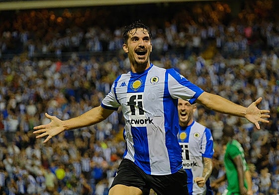 Soldevila celebra un gol marcado en el Rico Pérez.