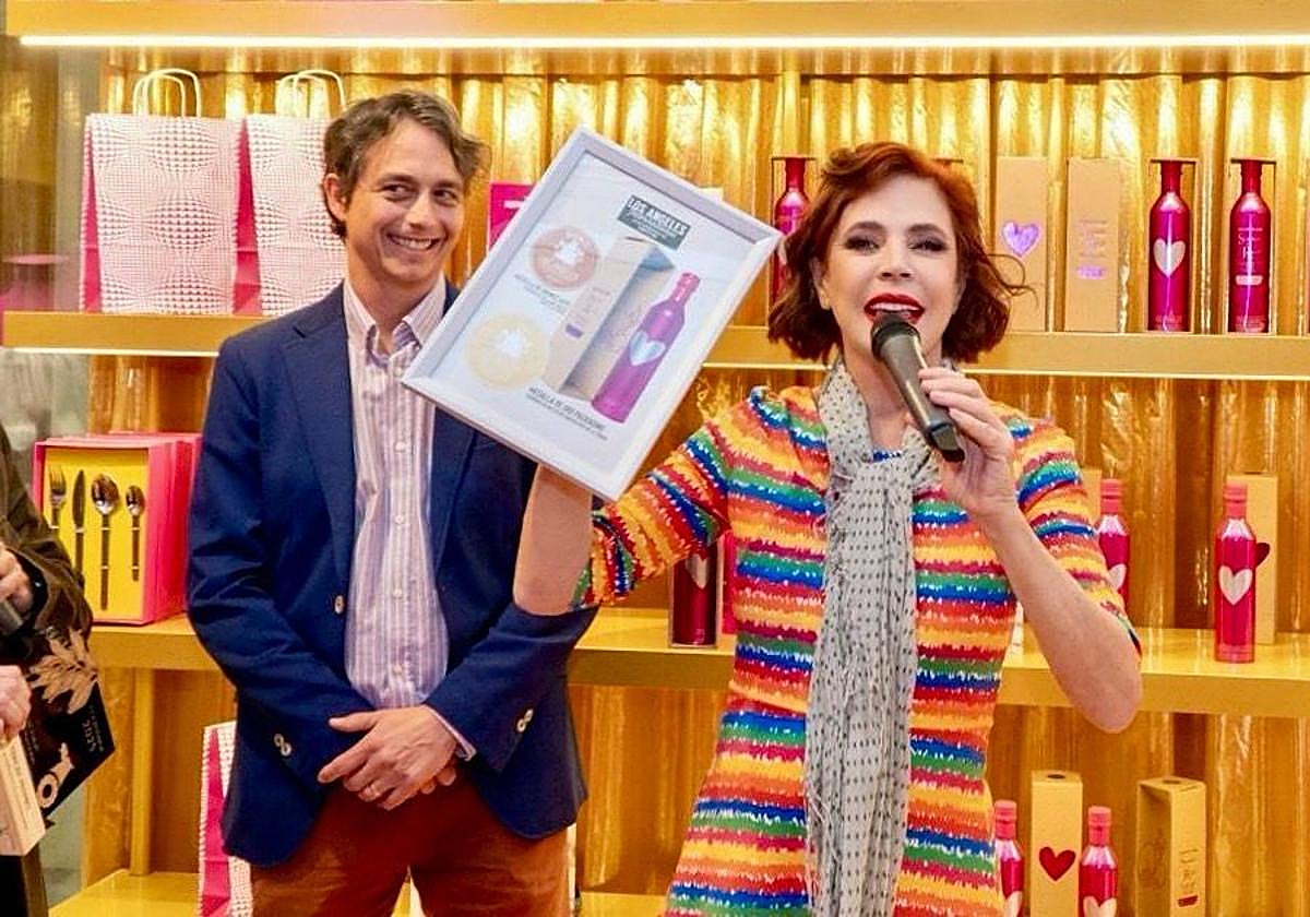 Agatha Ruiz de la Prada, en la presentación de su envase del nuevo aceite de Señorío de Relleu.