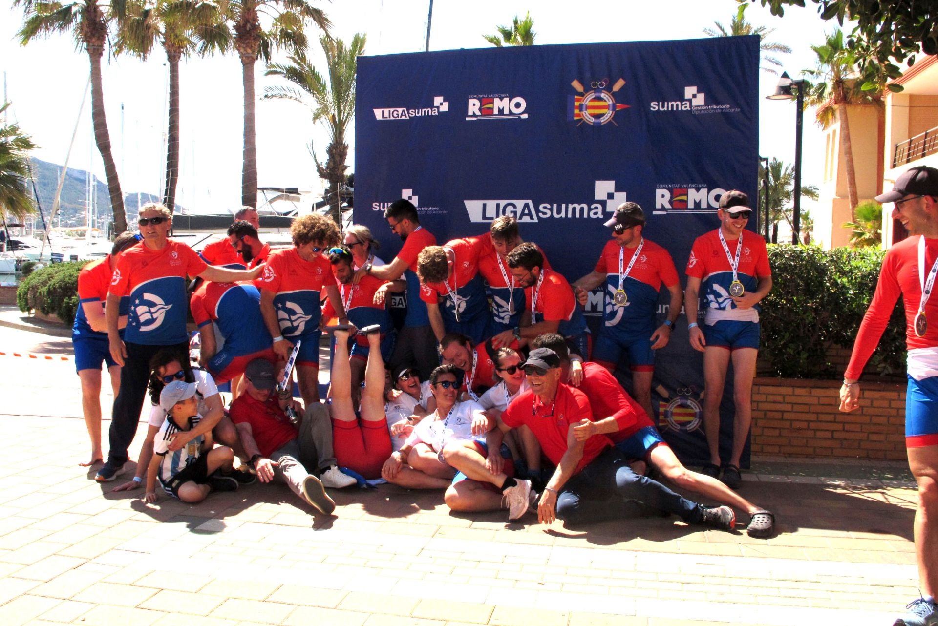 Dénia celebra la novena regata de la Liga Suma de remo de banco fijo