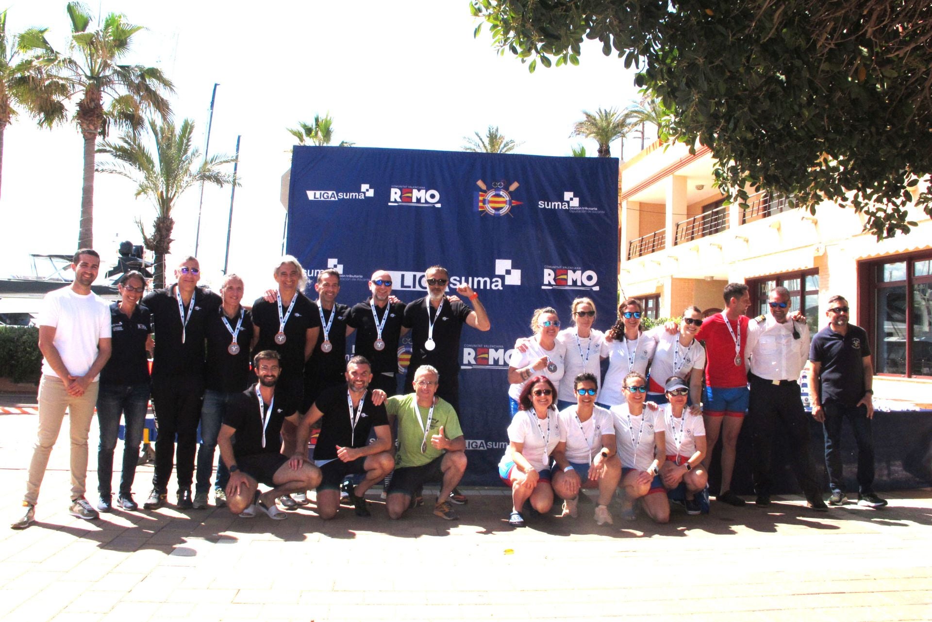 Dénia celebra la novena regata de la Liga Suma de remo de banco fijo
