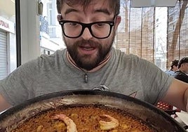 'Cocituber' prueba un arroz de Alicante en Madrid.
