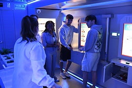 Alumnos del IES Dr. Balmis participa en el 'scape room' financiero.