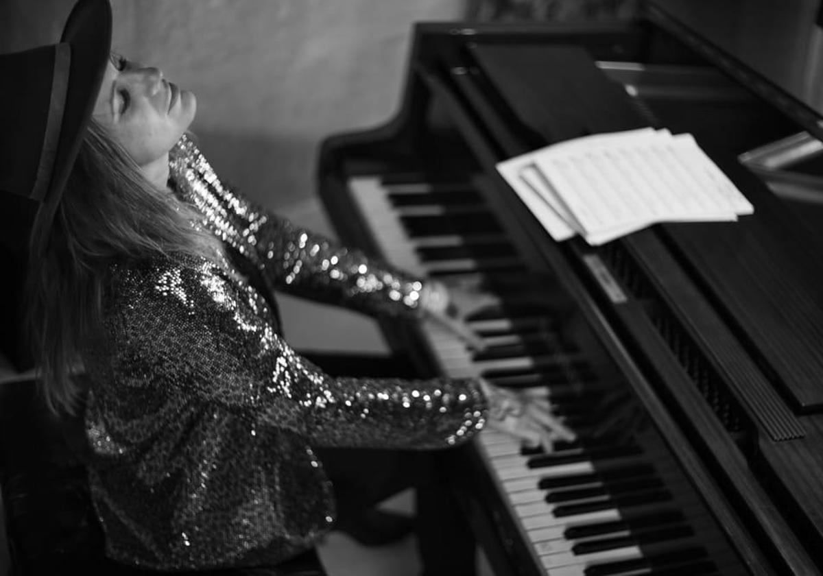 Rebeca Jiménez vuelve a sus orígenes en la sala Euterpe