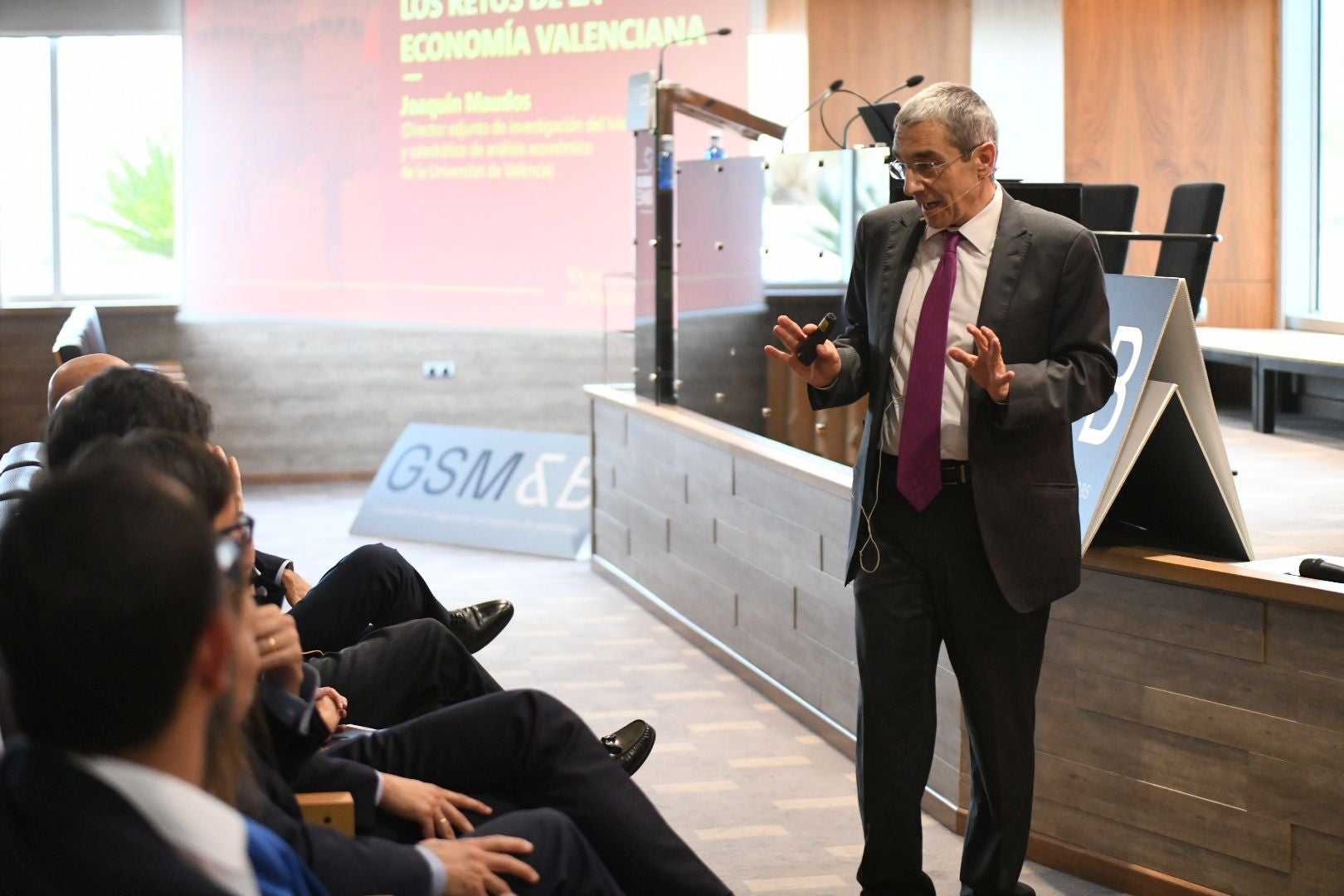 Los retos de la economía de la Comunitat, a debate en la sede de Elche de Grupo Soledad