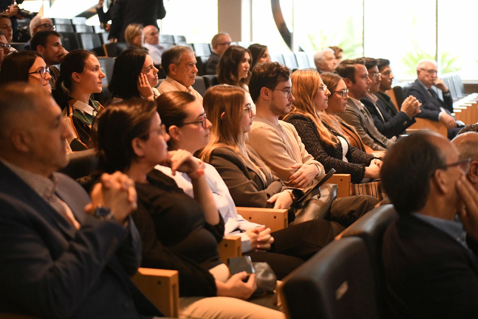 Los retos de la economía de la Comunitat, a debate en la sede de Elche de Grupo Soledad