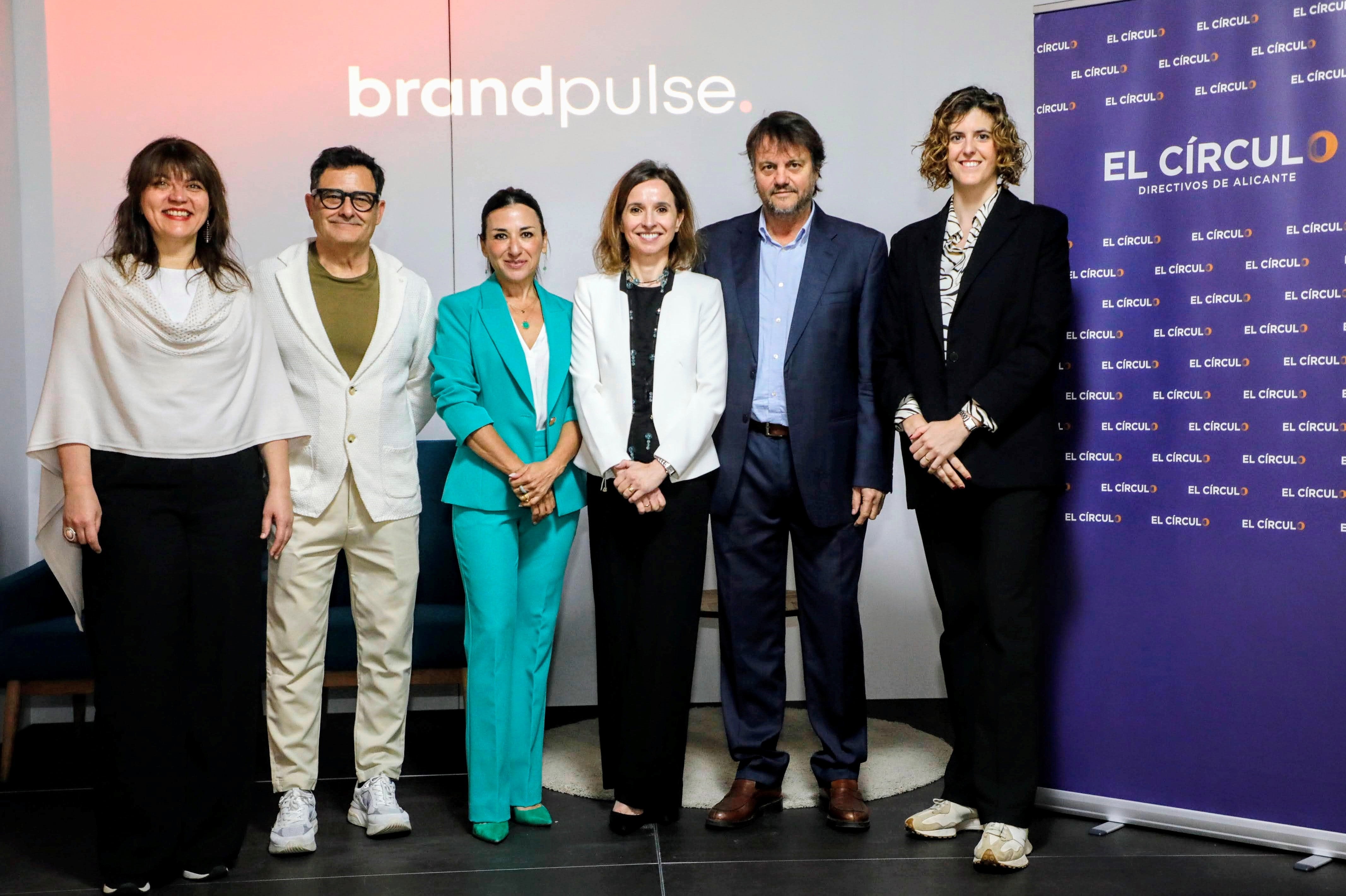 Branding Experts Highlight the Value of Brands at a Business Event in Alicante