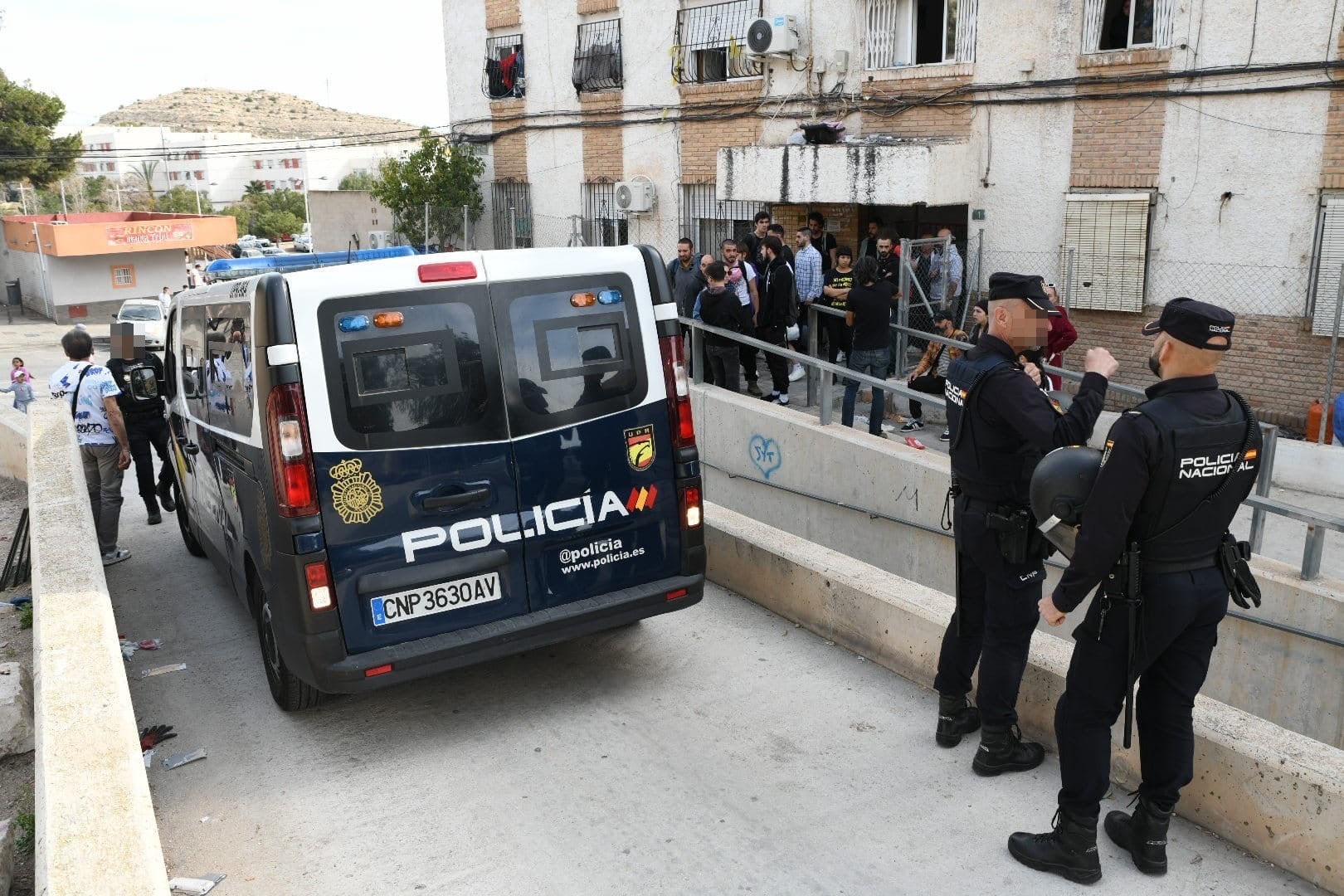 Ejecutan el desahucio de una pareja vulnerable en la Zona Norte de Alicante