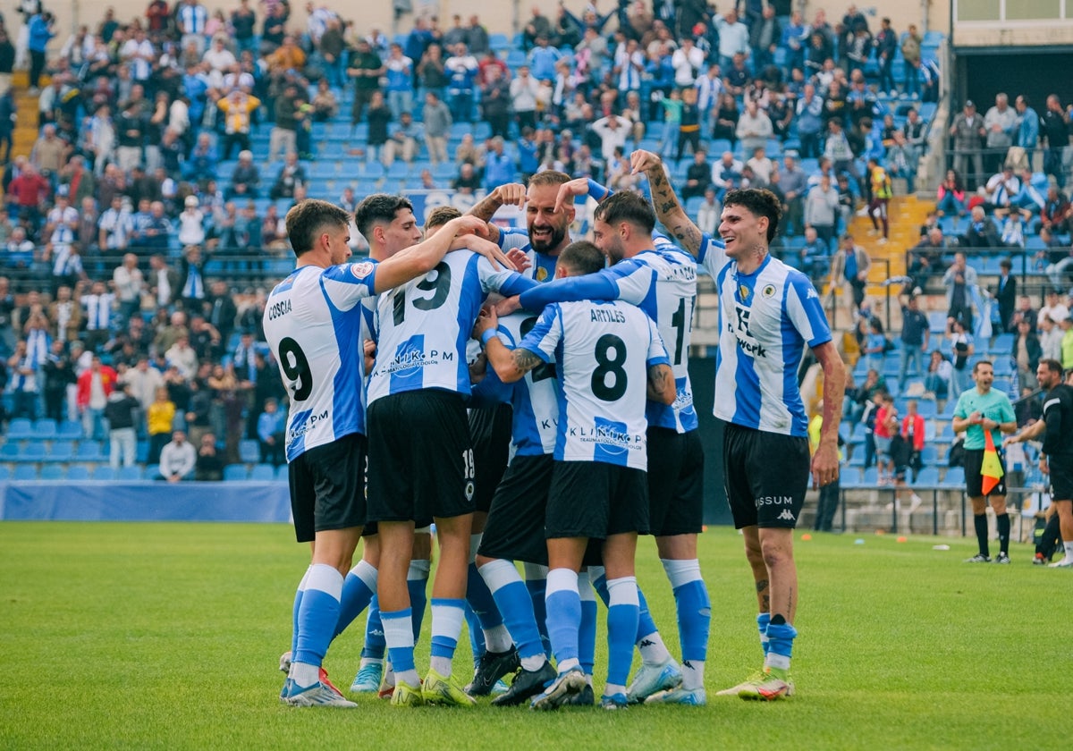 El Hércules busca los 15.000 ante el Mérida con una promoción para sus abonados