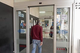 Acceso al centro de salud Campoamor de Alicante.