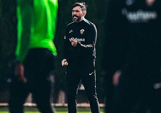 Eder Sarabia, durante un entrenamiento del Elche.