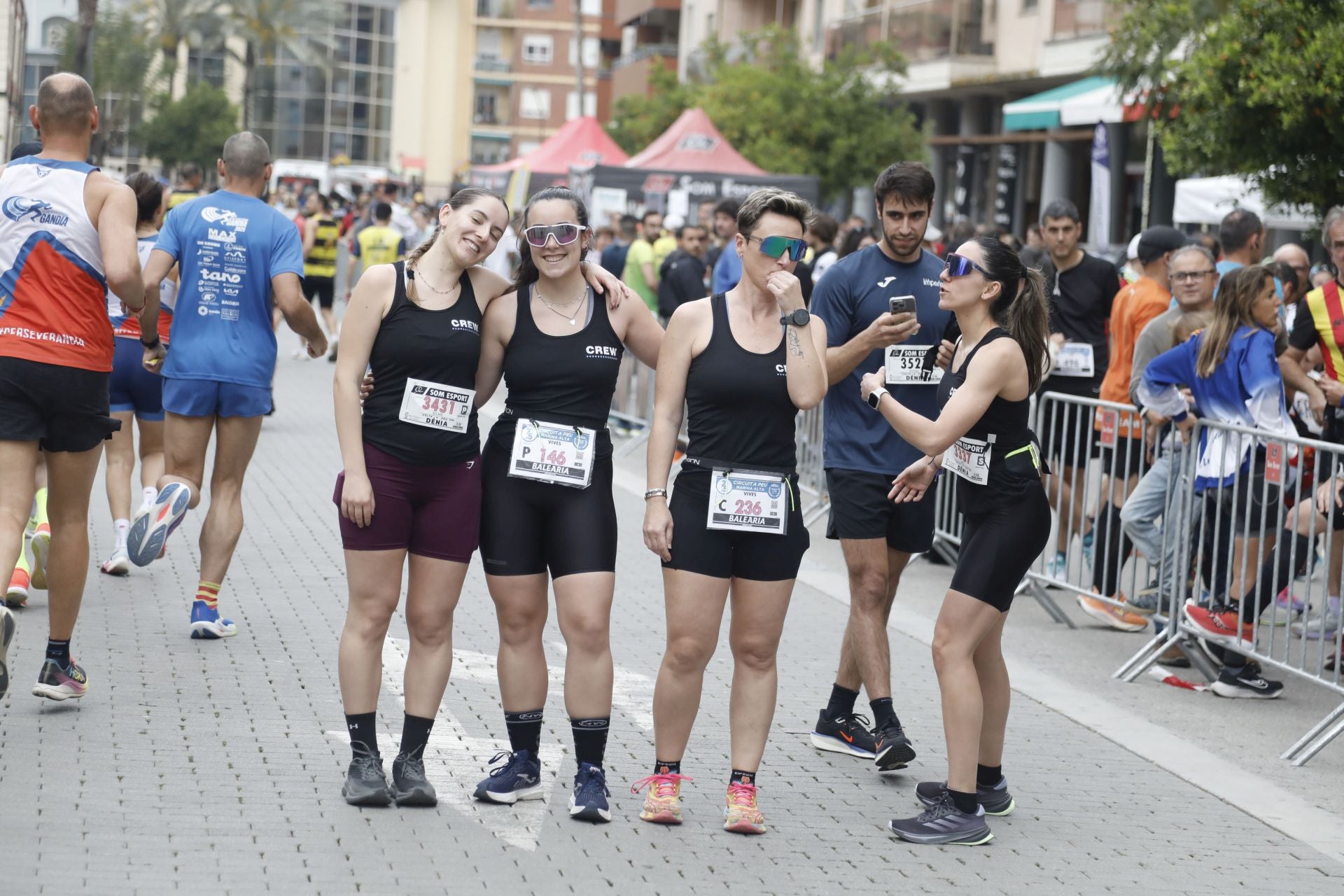 Búscate en las fotos de la Volta a Peu de Dénia
