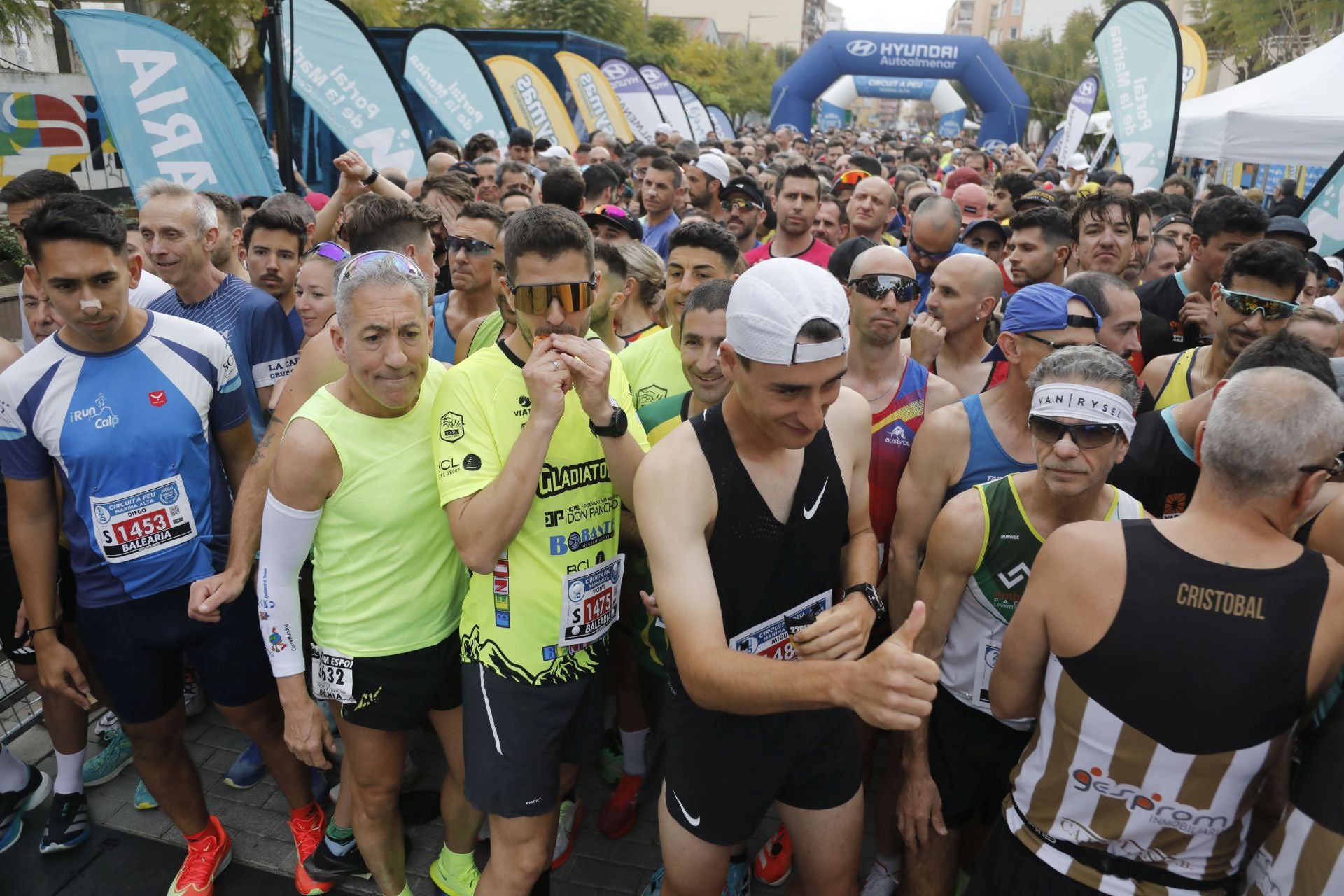 Búscate en las fotos de la Volta a Peu de Dénia
