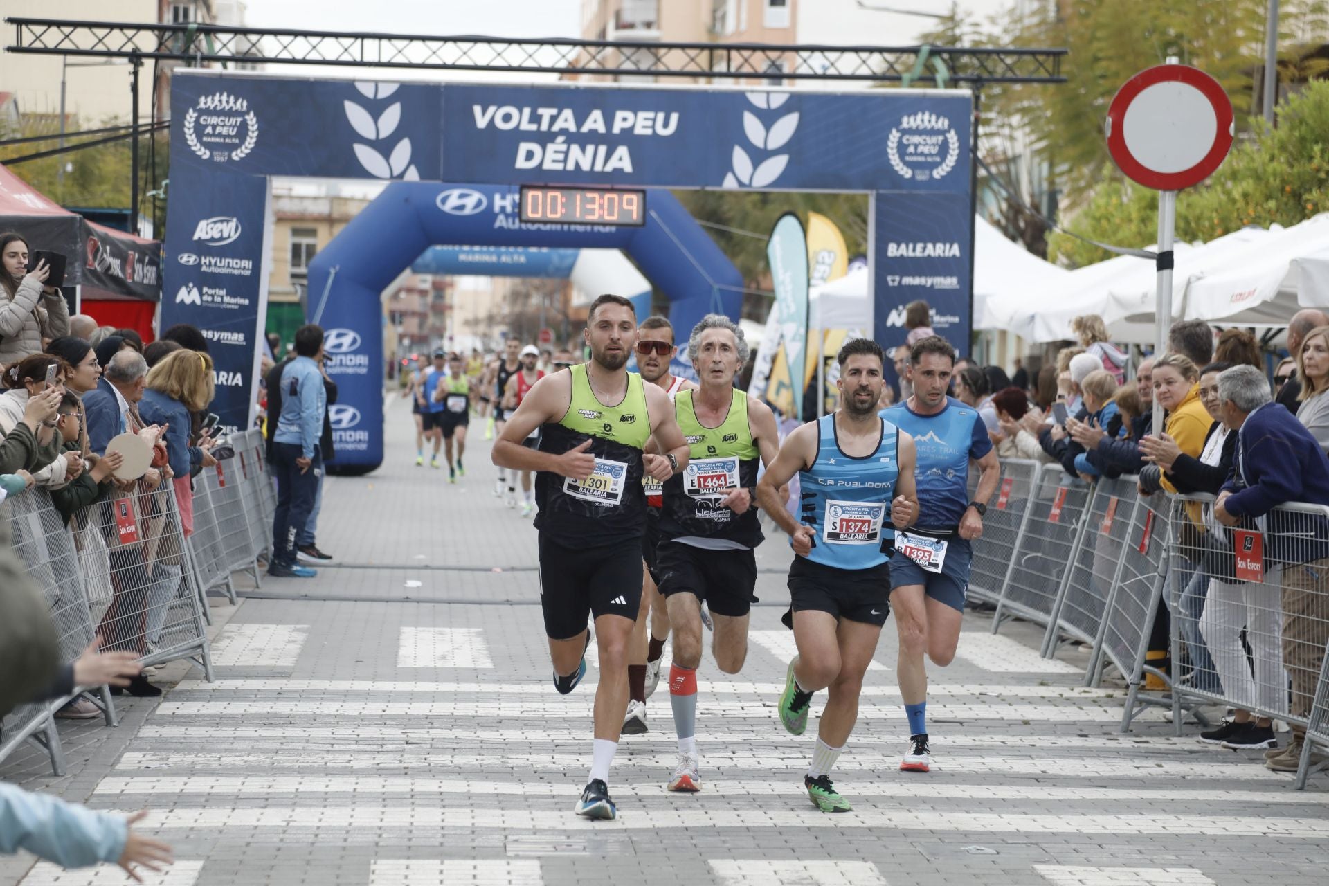 Búscate en las fotos de la Volta a Peu de Dénia