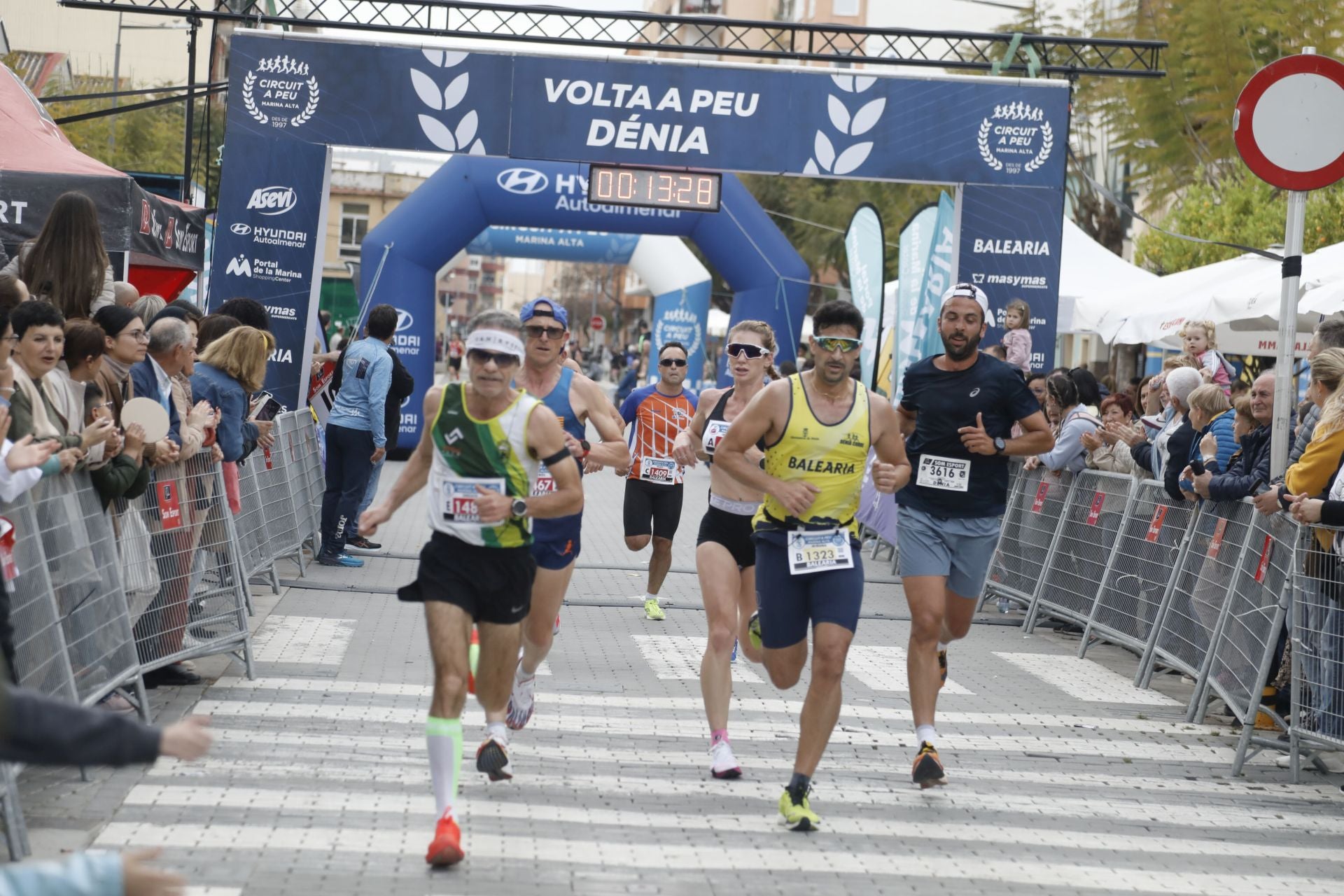 Búscate en las fotos de la Volta a Peu de Dénia