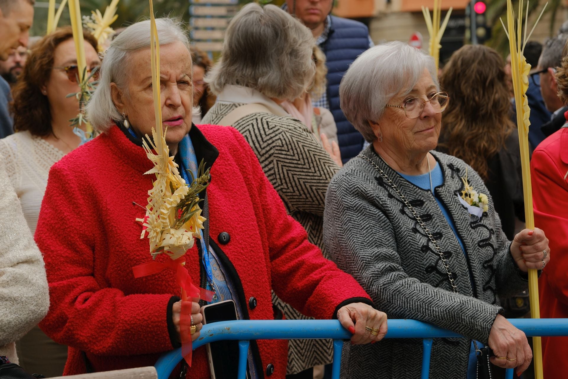 &#039;La Burrita&#039; procesiona por las calles de Alicante e inaugura la Semana Santa