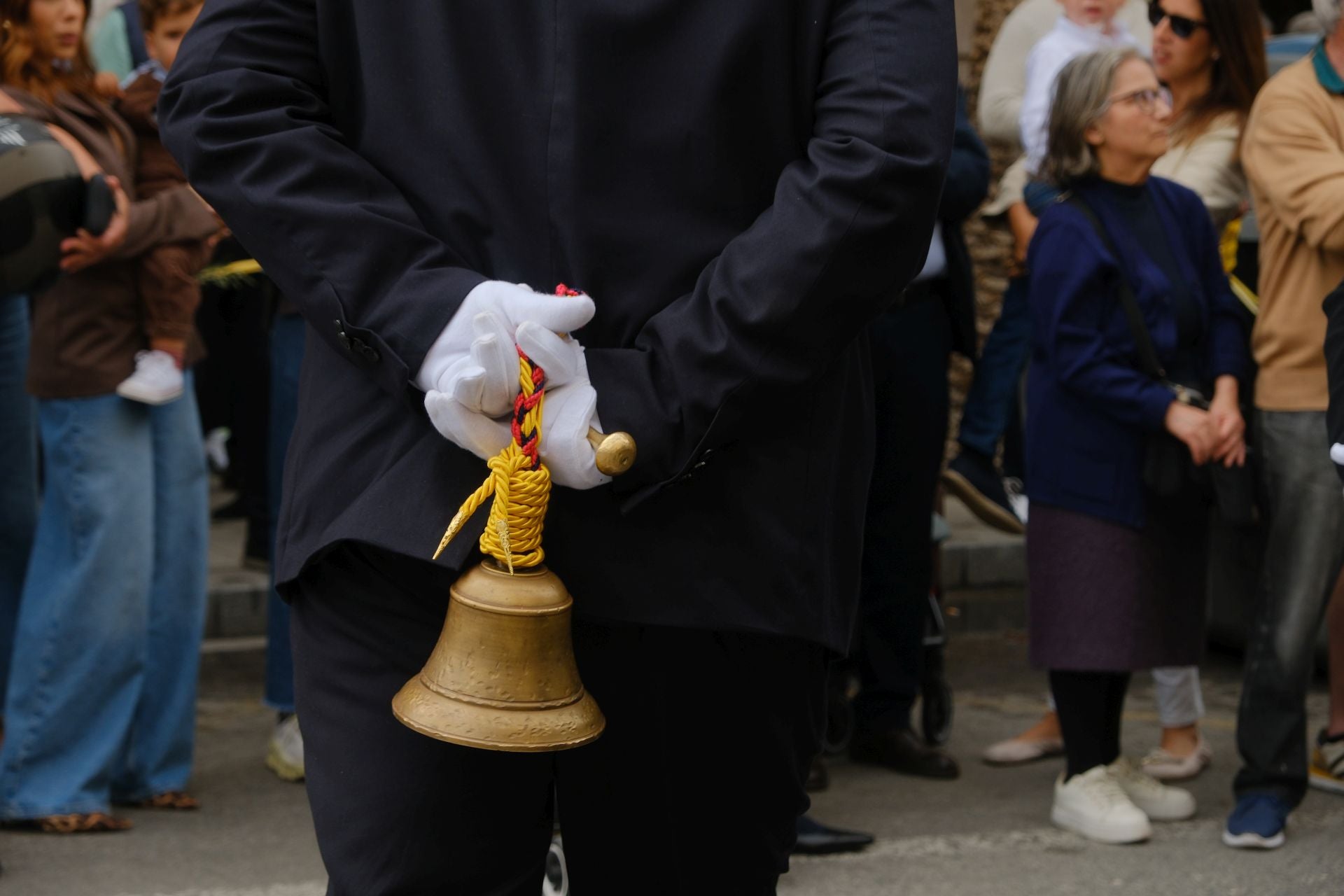 &#039;La Burrita&#039; procesiona por las calles de Alicante e inaugura la Semana Santa
