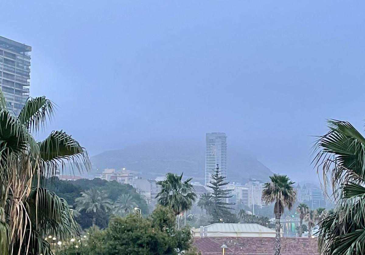 Santa Bárbara Castle Disappears from Alicante, Image of the Day