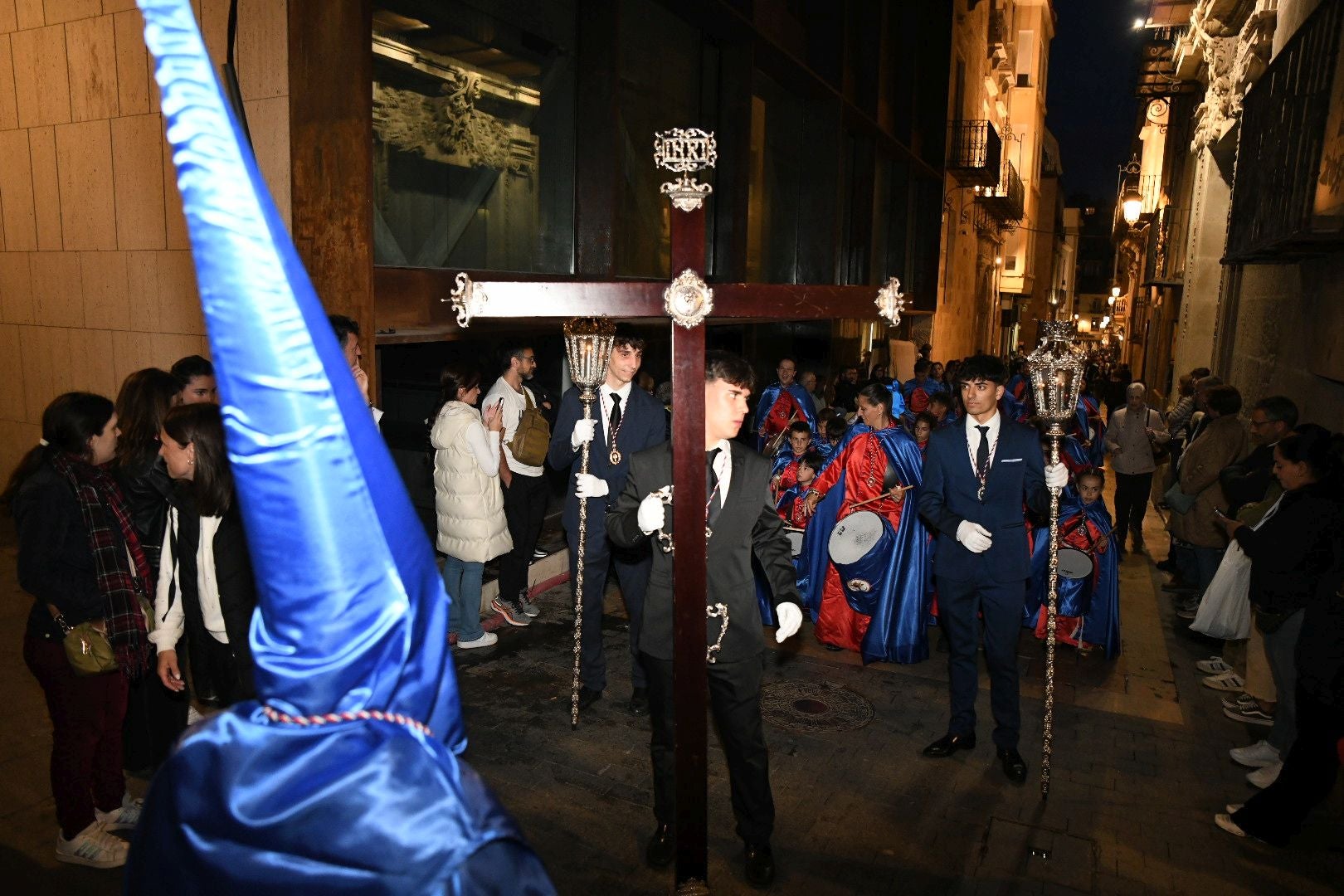 La devoción del Lunes Santo recorre las calles de Alicante