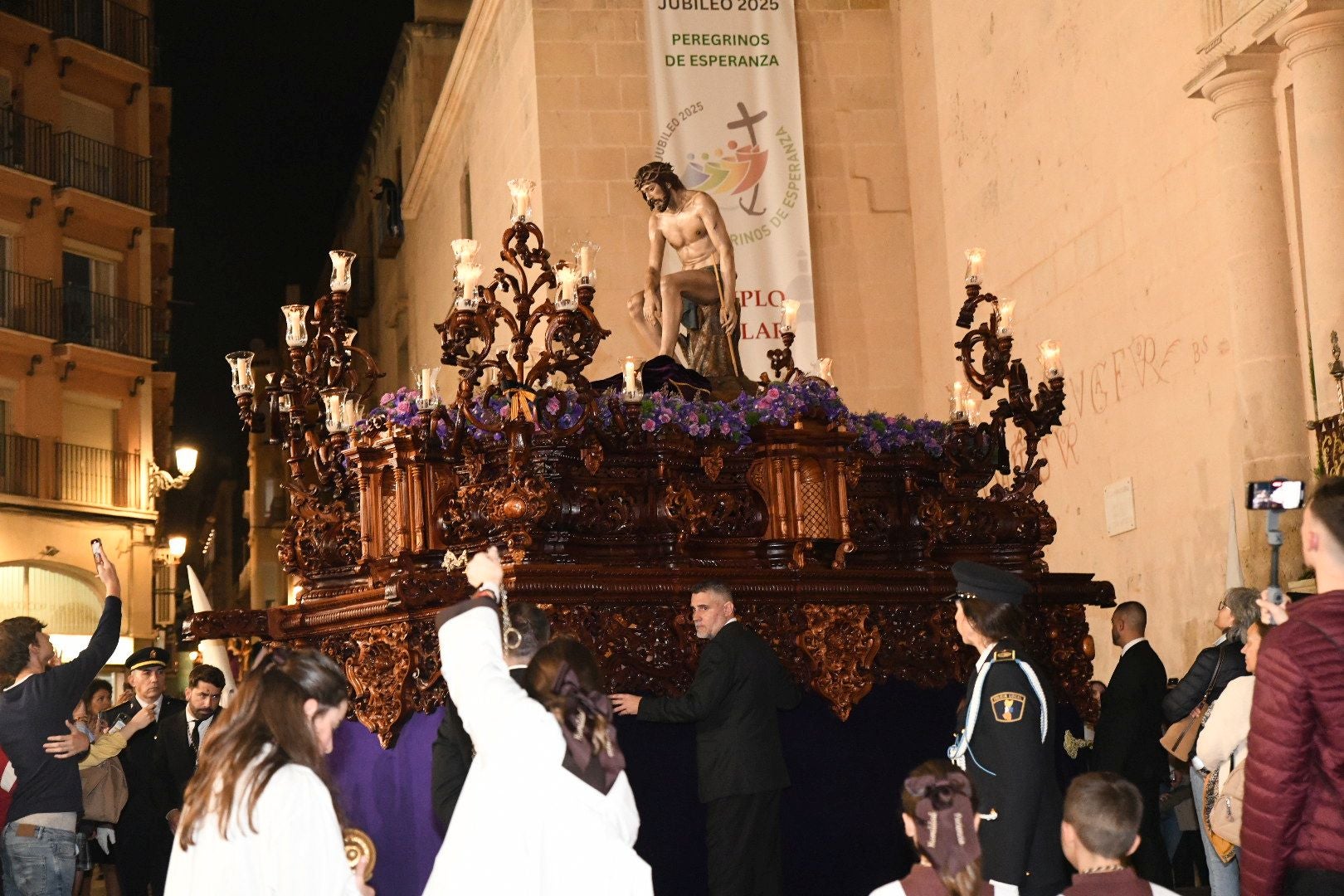 La devoción del Lunes Santo recorre las calles de Alicante