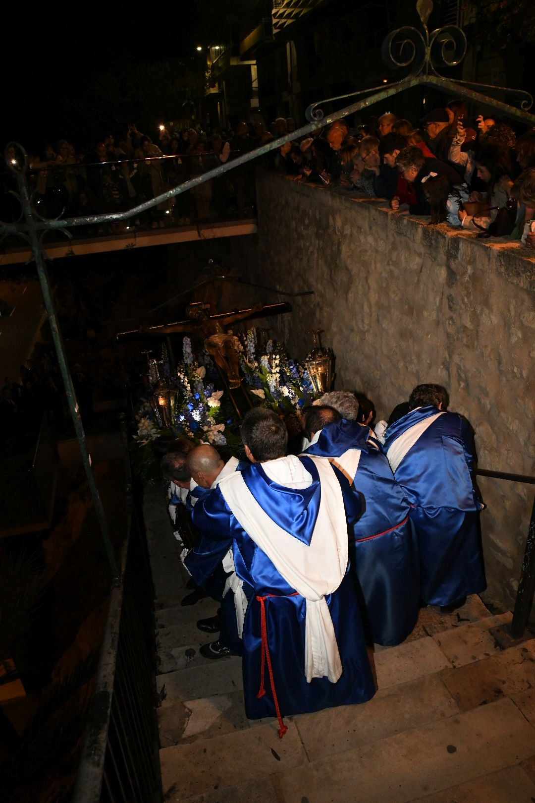La espectacular salida de El Morenet emociona a Alicante y elude la lluvia