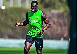Bambo Diaby, durante un entrenamiento del Elche.