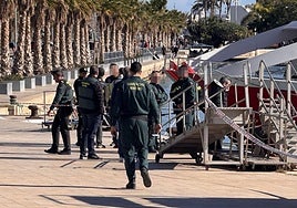 Dispositivo policial por el hallazgo del cadáver de un desaparecido en el Puerto de Alicante,