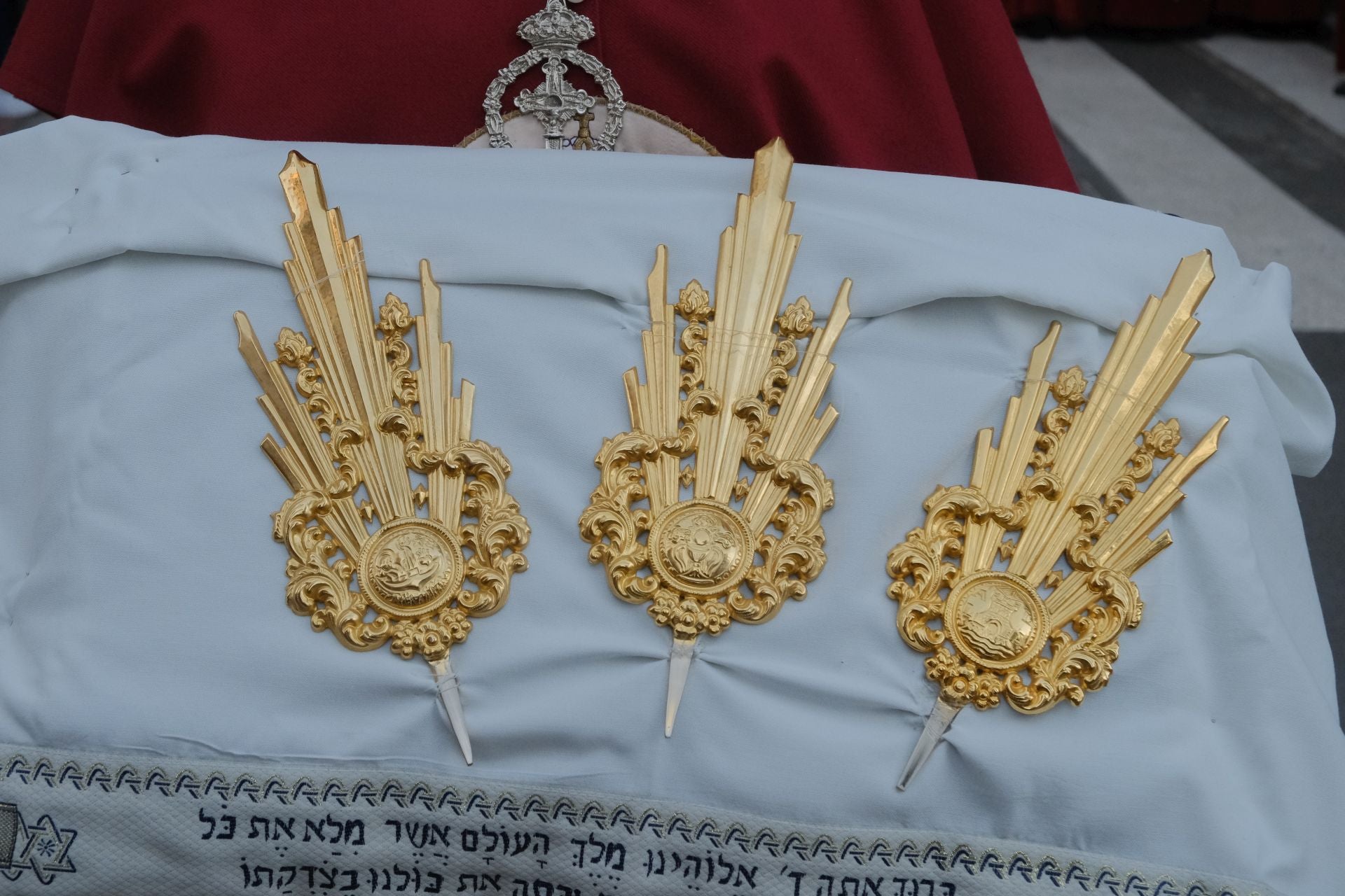 El paso más grande de España emociona a la Semana Santa de Alicante