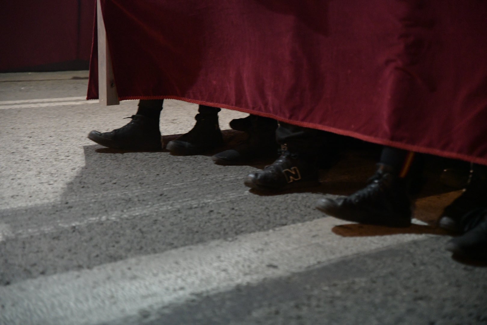 La Procesión del Santo Entierro conmueve en su recorrido por Alicante