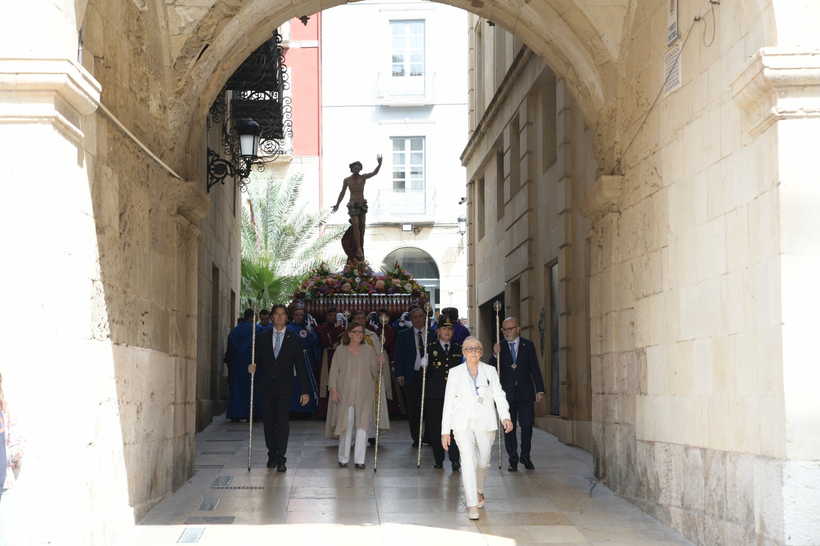 La Virgen de la Alegría y el Cristo Resucitado se encuentran en la plaza del Ayuntamiento de Alicante