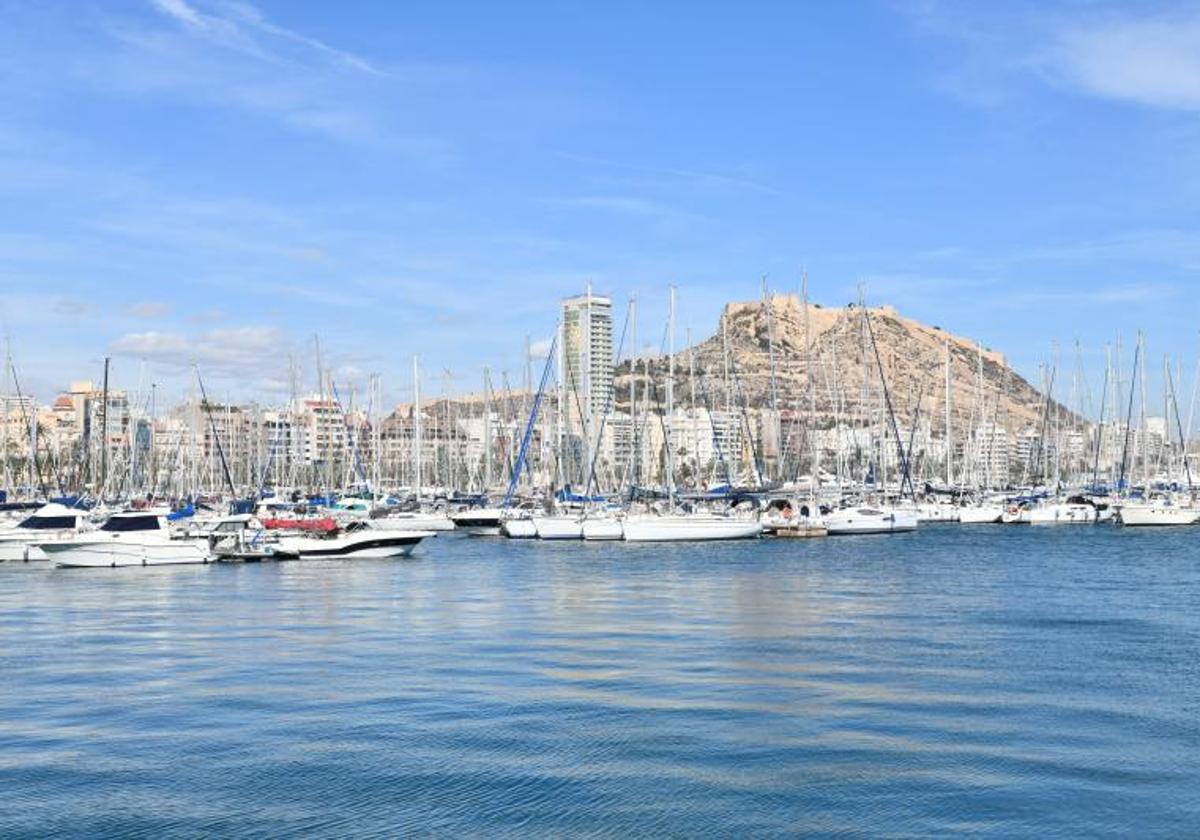 Puerto deportivo de Alicante.
