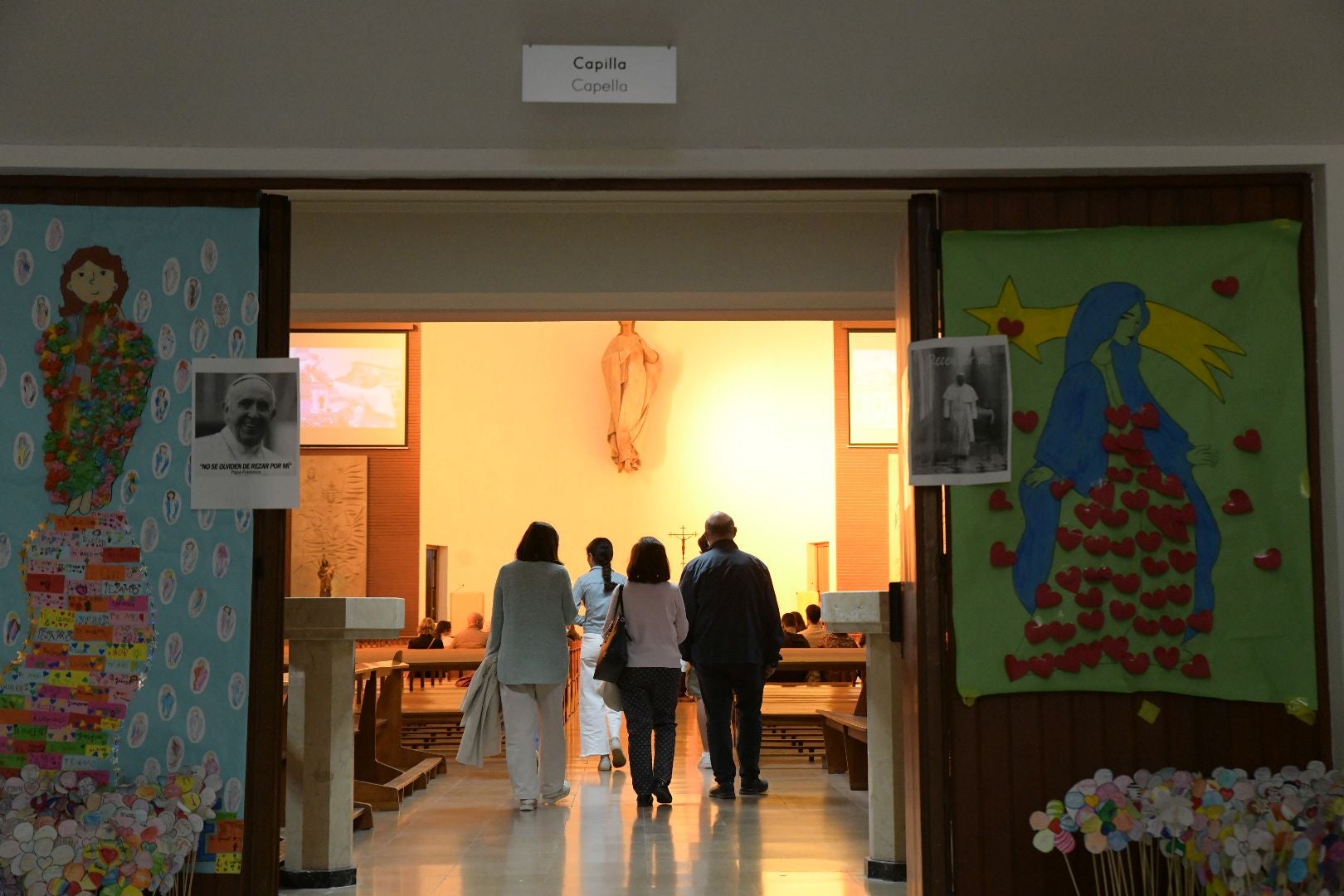 Los jesuitas de Alicante rezan por su hermano Francisco