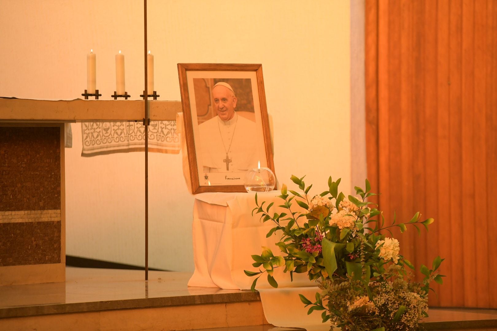 Los jesuitas de Alicante rezan por su hermano Francisco