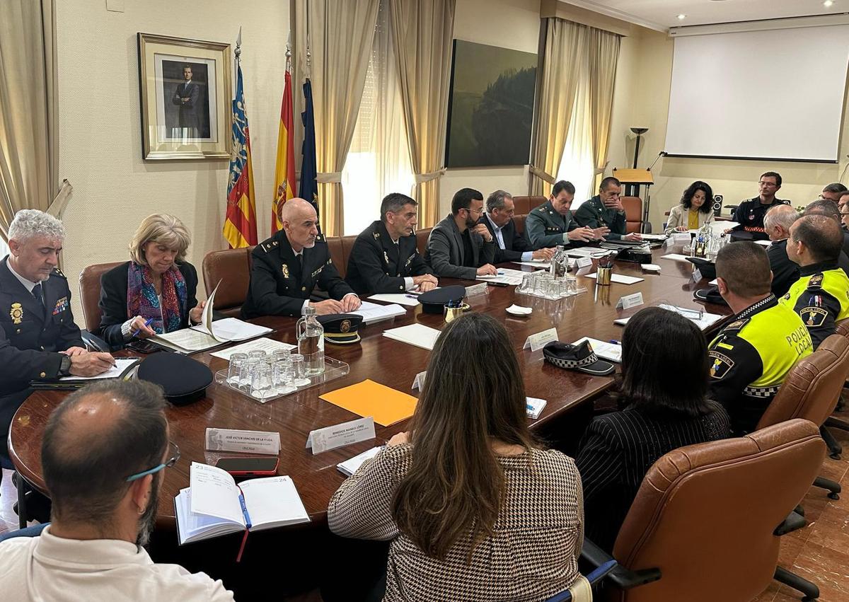 Imagen secundaria 1 - Reunión de coordinación del dispositivo de seguridad de la Santa Faz de Alicante.