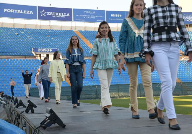 Ensayos de la pasarela de candidatas.