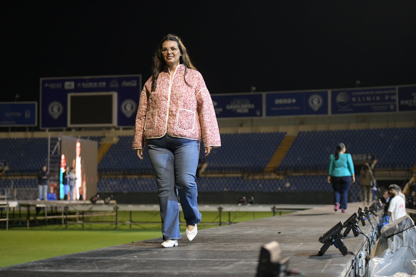 Las candidatas a bellea del foc de Alicante ensayan en la pasarela del Rico Pérez