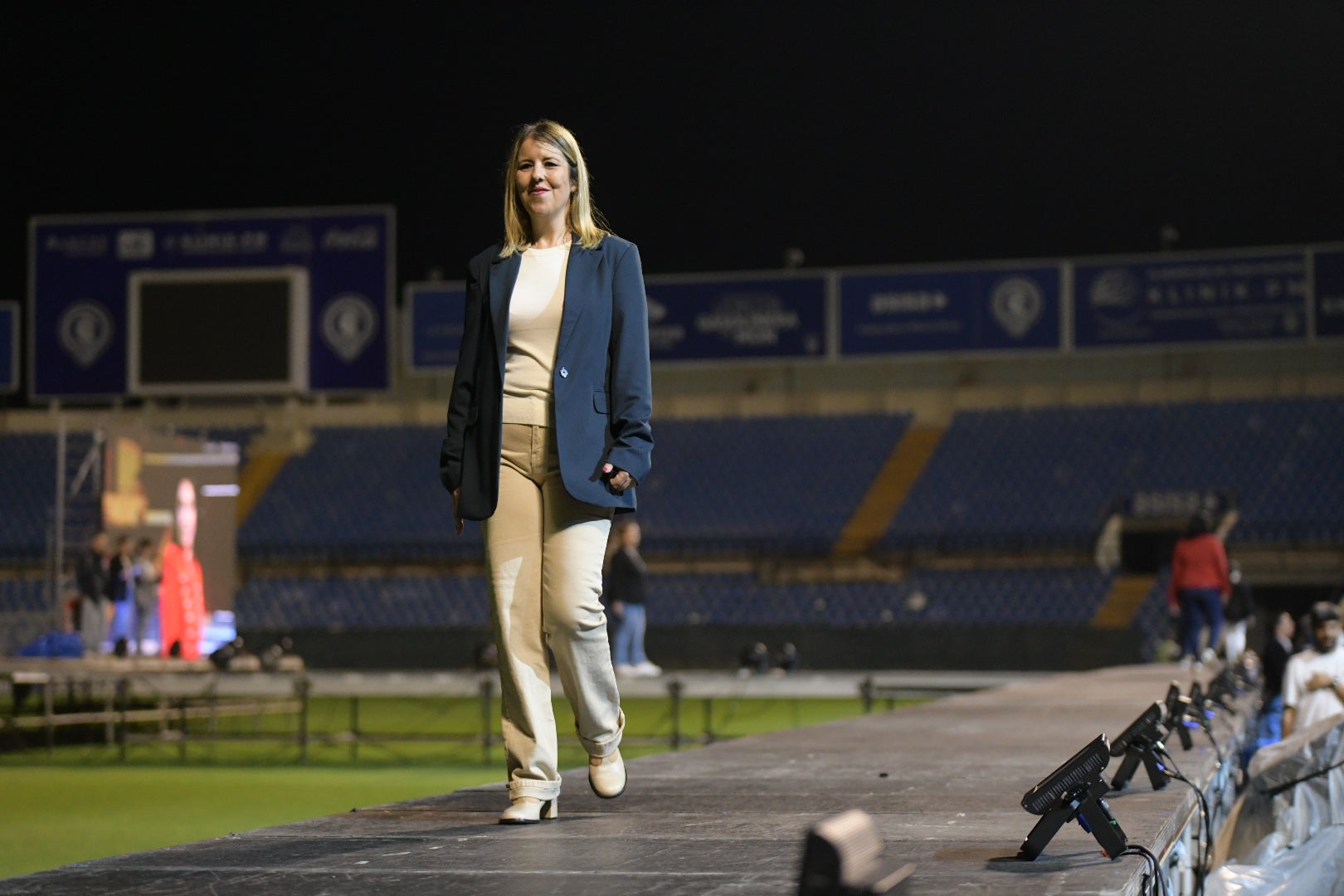 Las candidatas a bellea del foc de Alicante ensayan en la pasarela del Rico Pérez