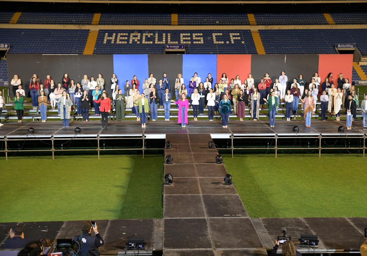 Las candidatas a bellea del foc de Alicante ensayan en la pasarela del Rico Pérez