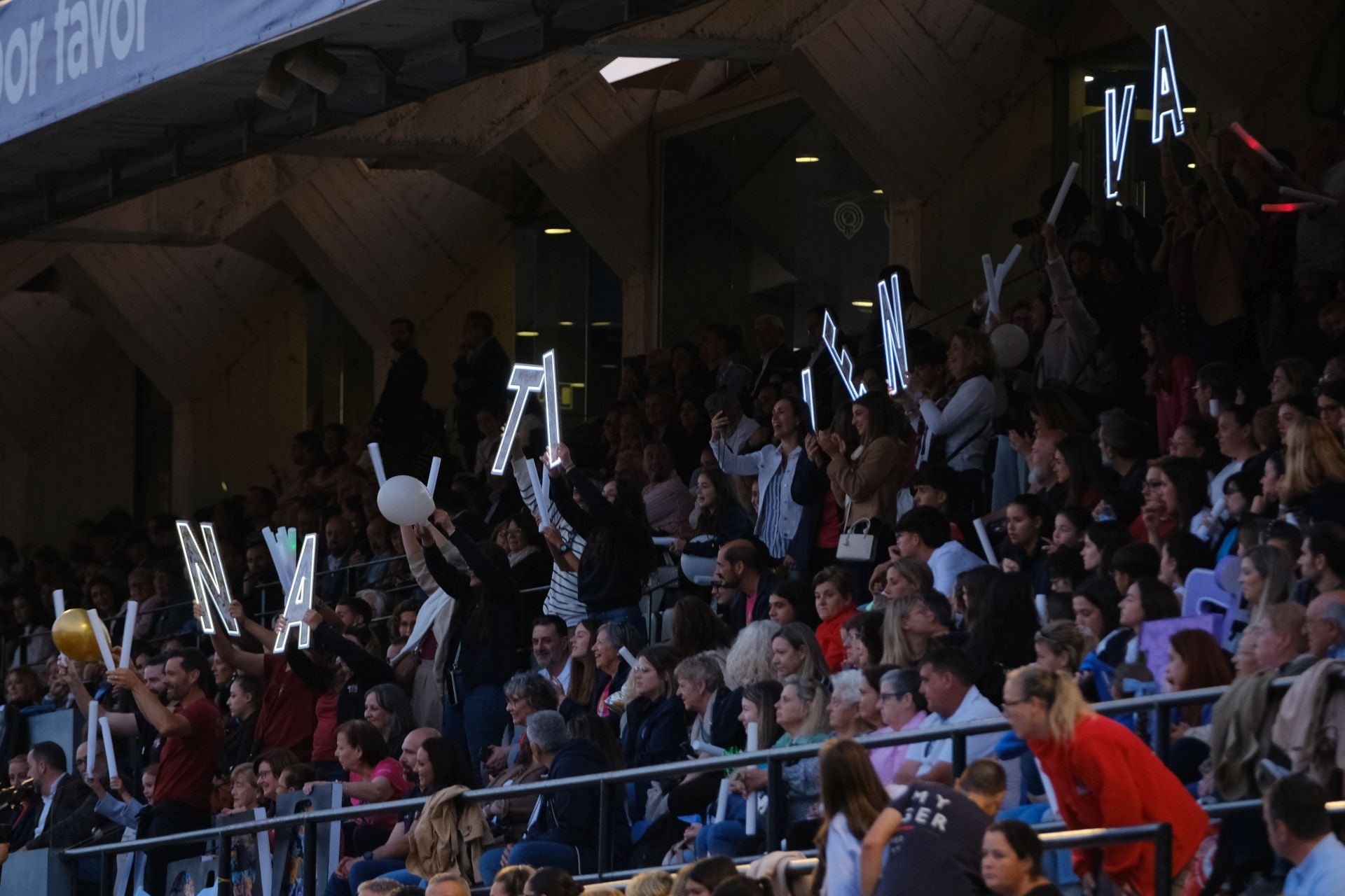 Las candidatas infantiles estrenan la pasarela en el Rico Pérez