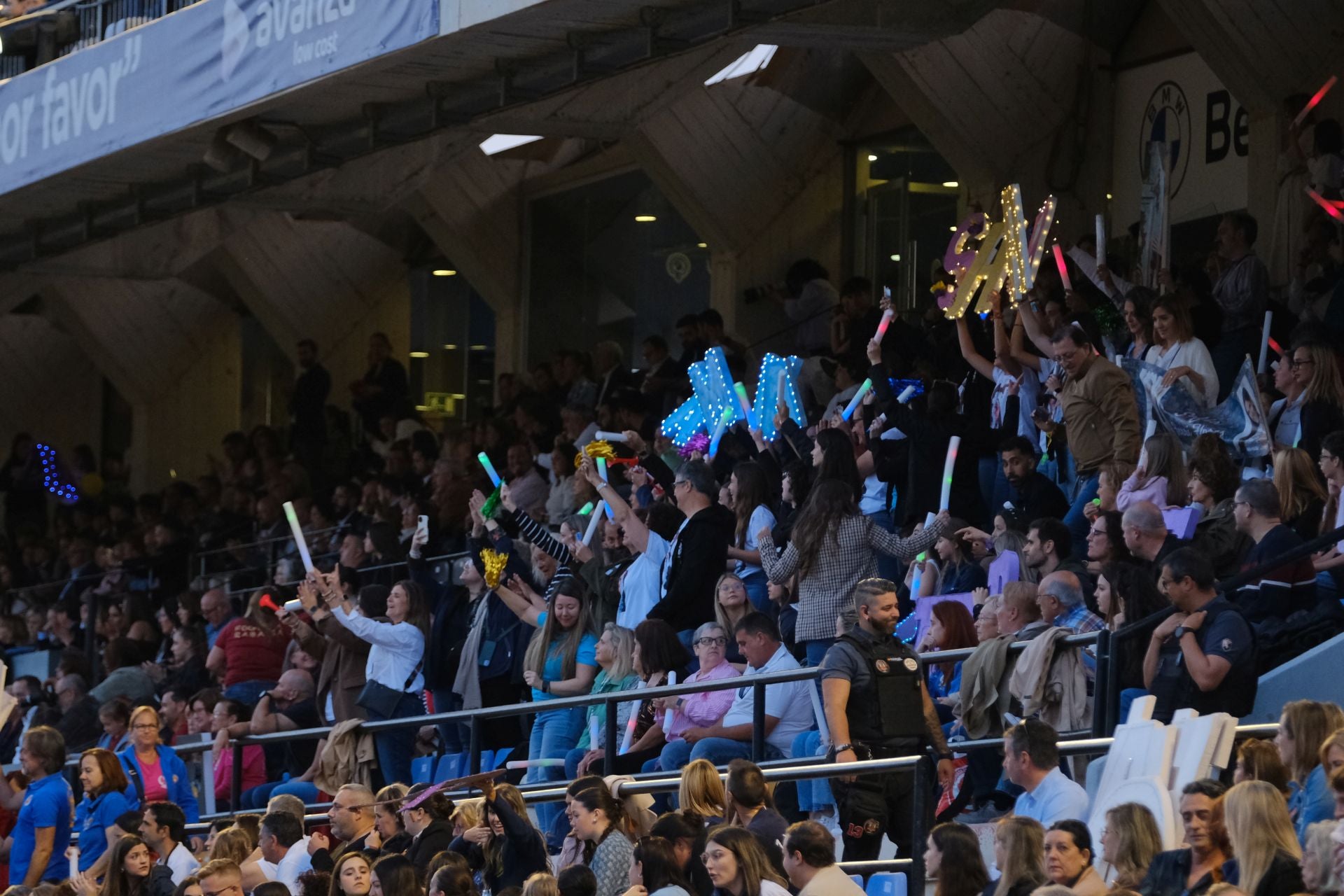 Las candidatas infantiles estrenan la pasarela en el Rico Pérez