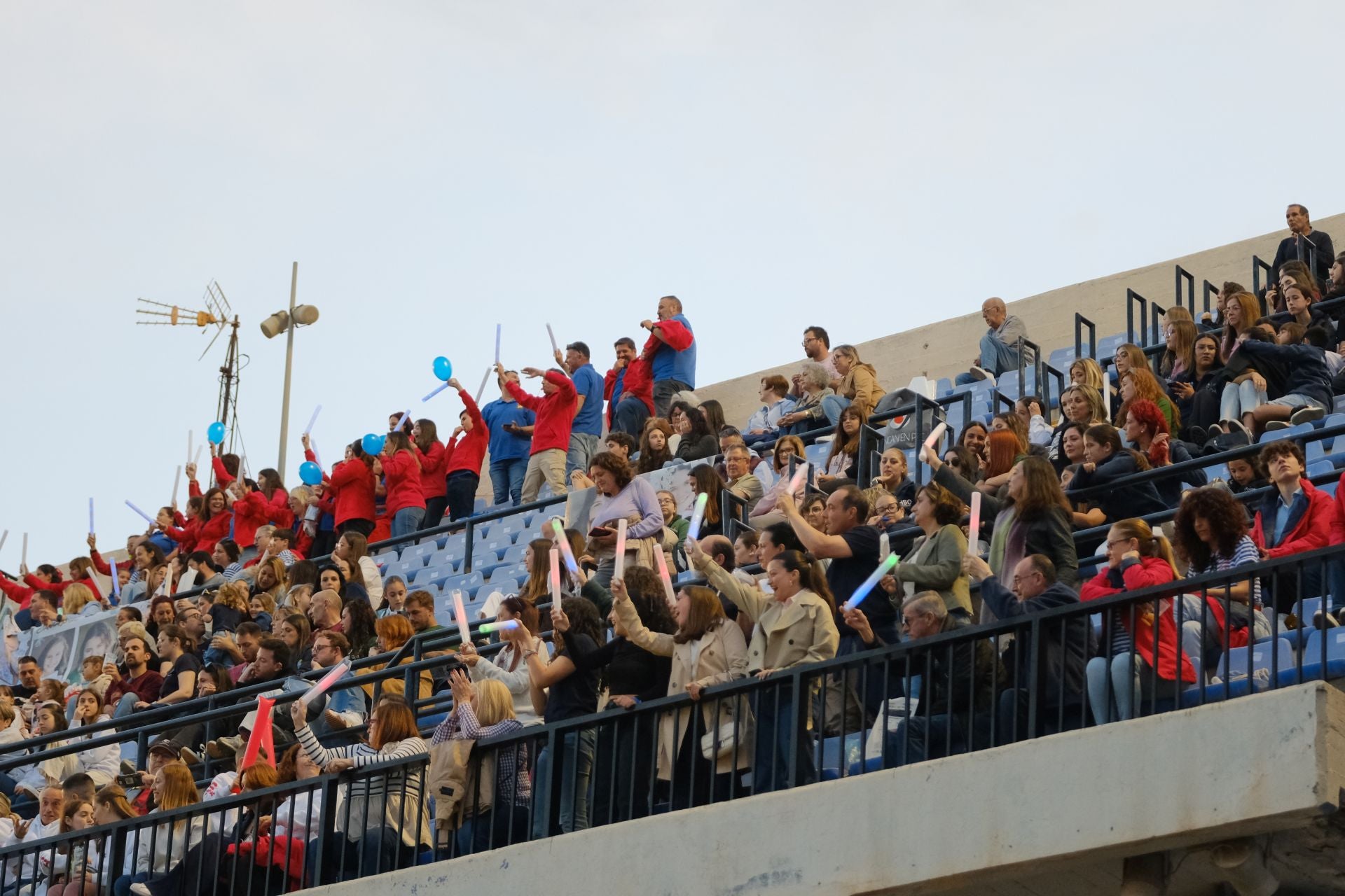 Las candidatas infantiles estrenan la pasarela en el Rico Pérez