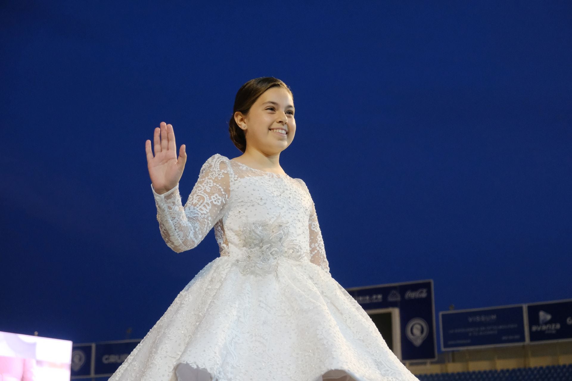 Las candidatas infantiles estrenan la pasarela en el Rico Pérez