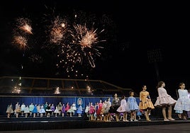 Las candidatas infantiles estrenan la pasarela en el Rico Pérez