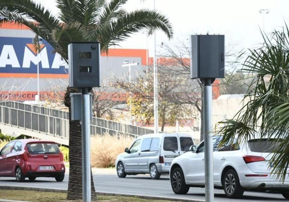 Los nuevos radares de Alicante cazan a 1.490 conductores en su primer mes de vida: estos son los que más han multado
